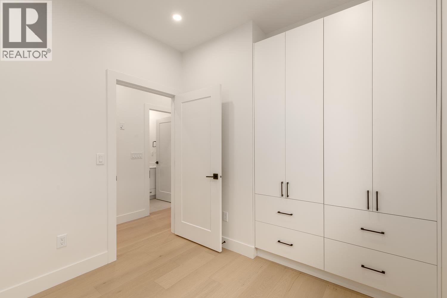 1 3506 E PENDER STREET, Vancouver