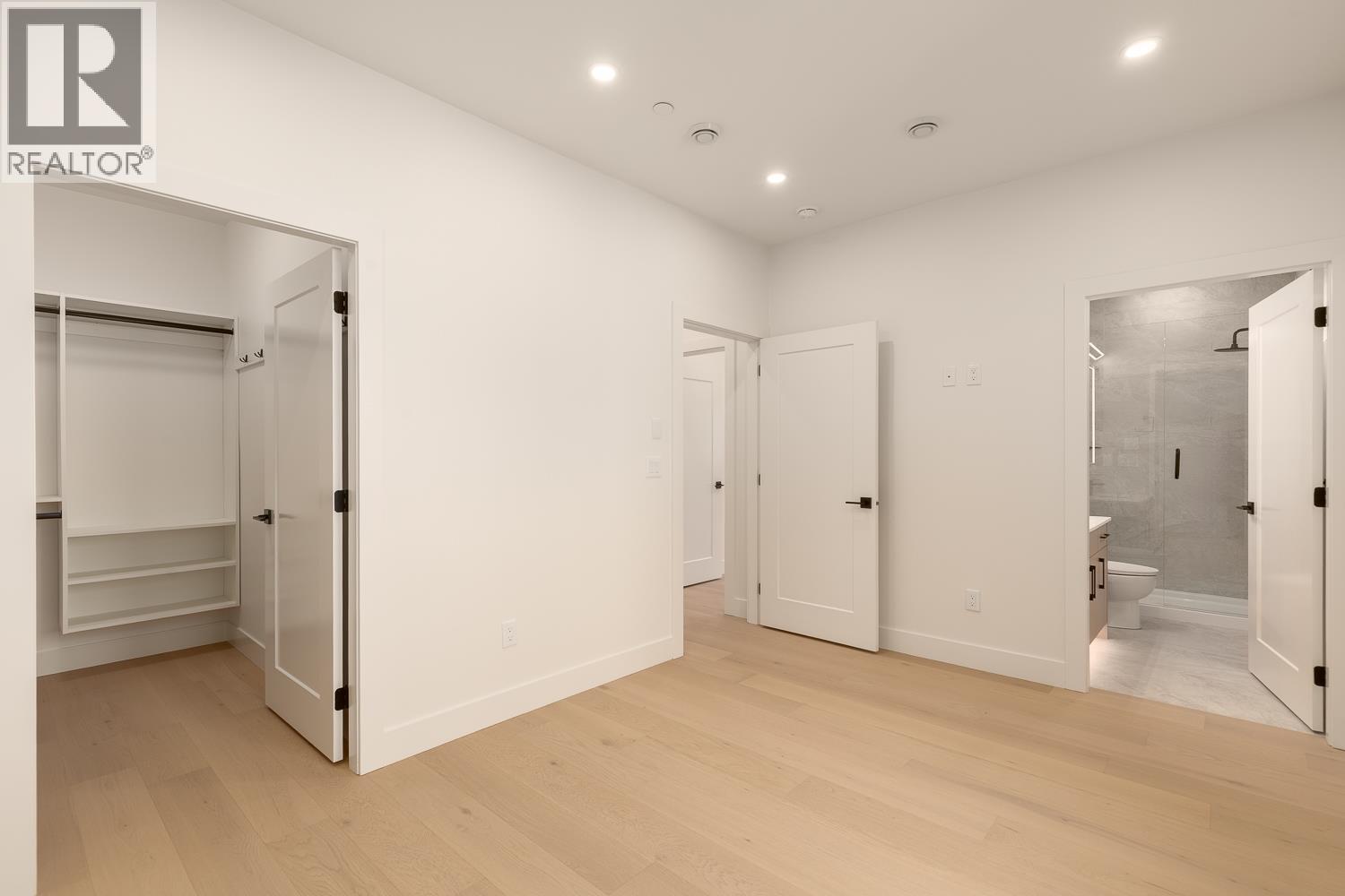 1 3506 E PENDER STREET, Vancouver