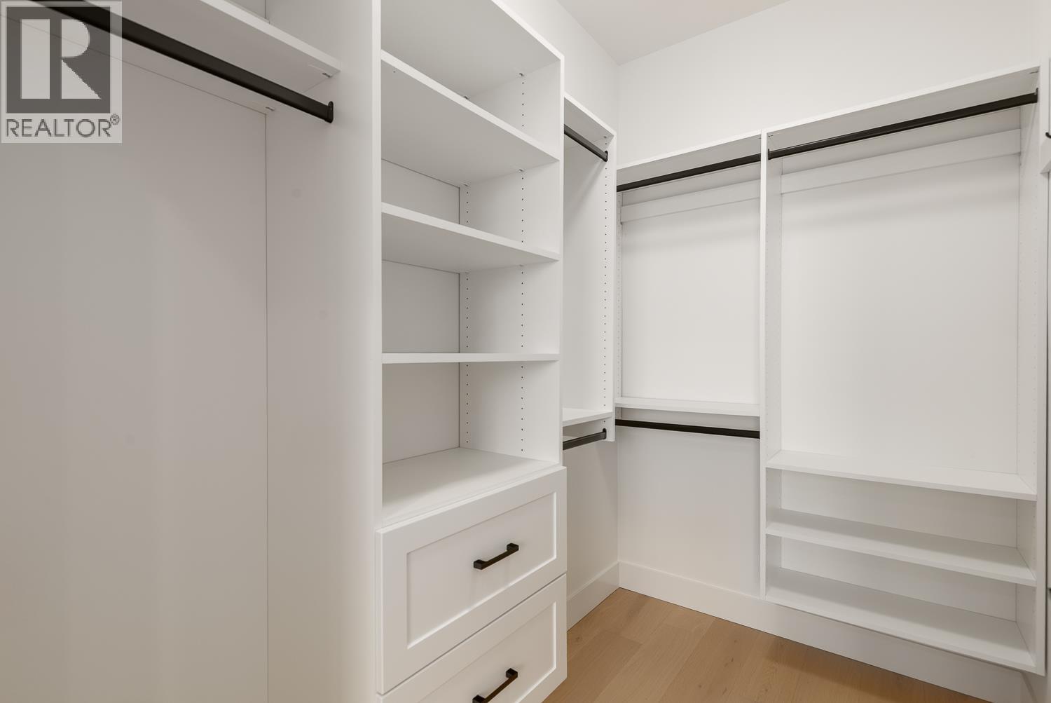 1 3506 E PENDER STREET, Vancouver