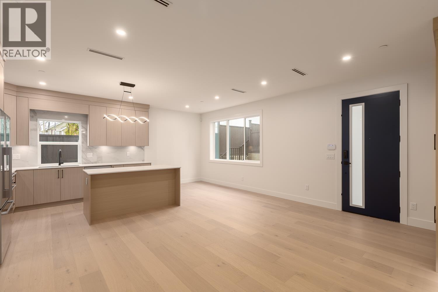 1 3506 E PENDER STREET - Photo 5 of 27, Vancouver, British Columbia