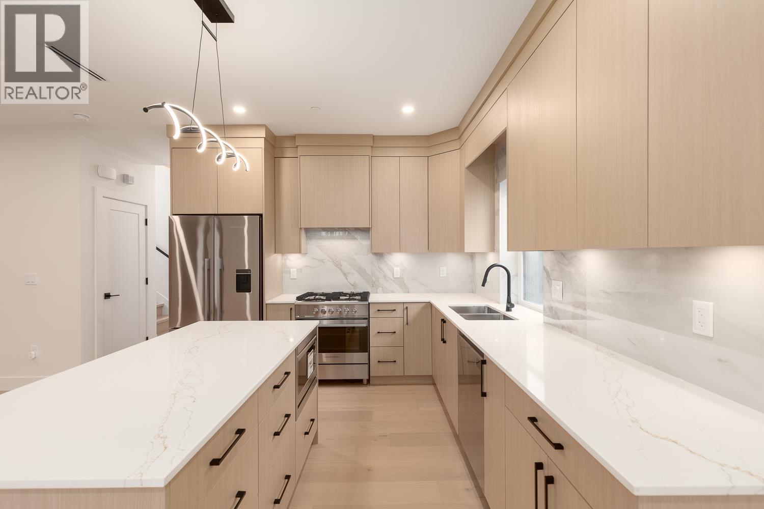 1 3506 E PENDER STREET, Vancouver