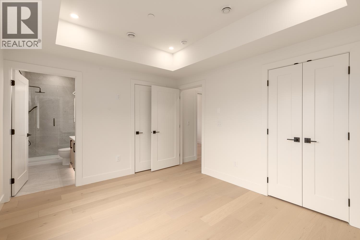 2 3508 E PENDER STREET, Vancouver