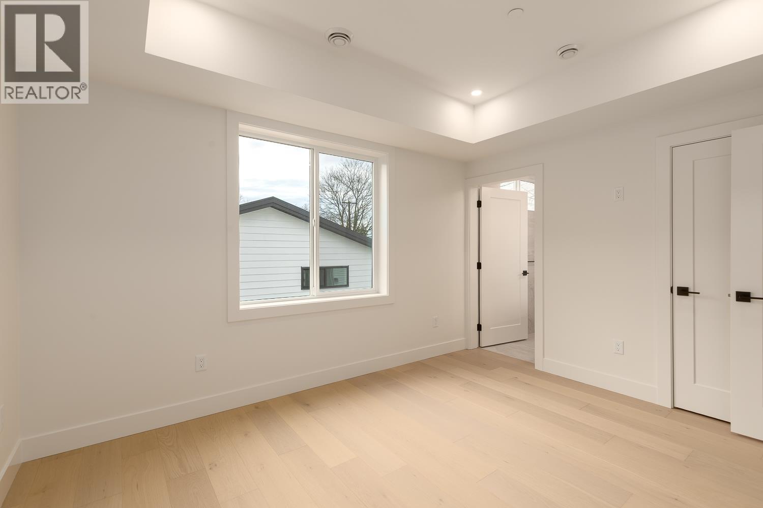 2 3508 E PENDER STREET, Vancouver