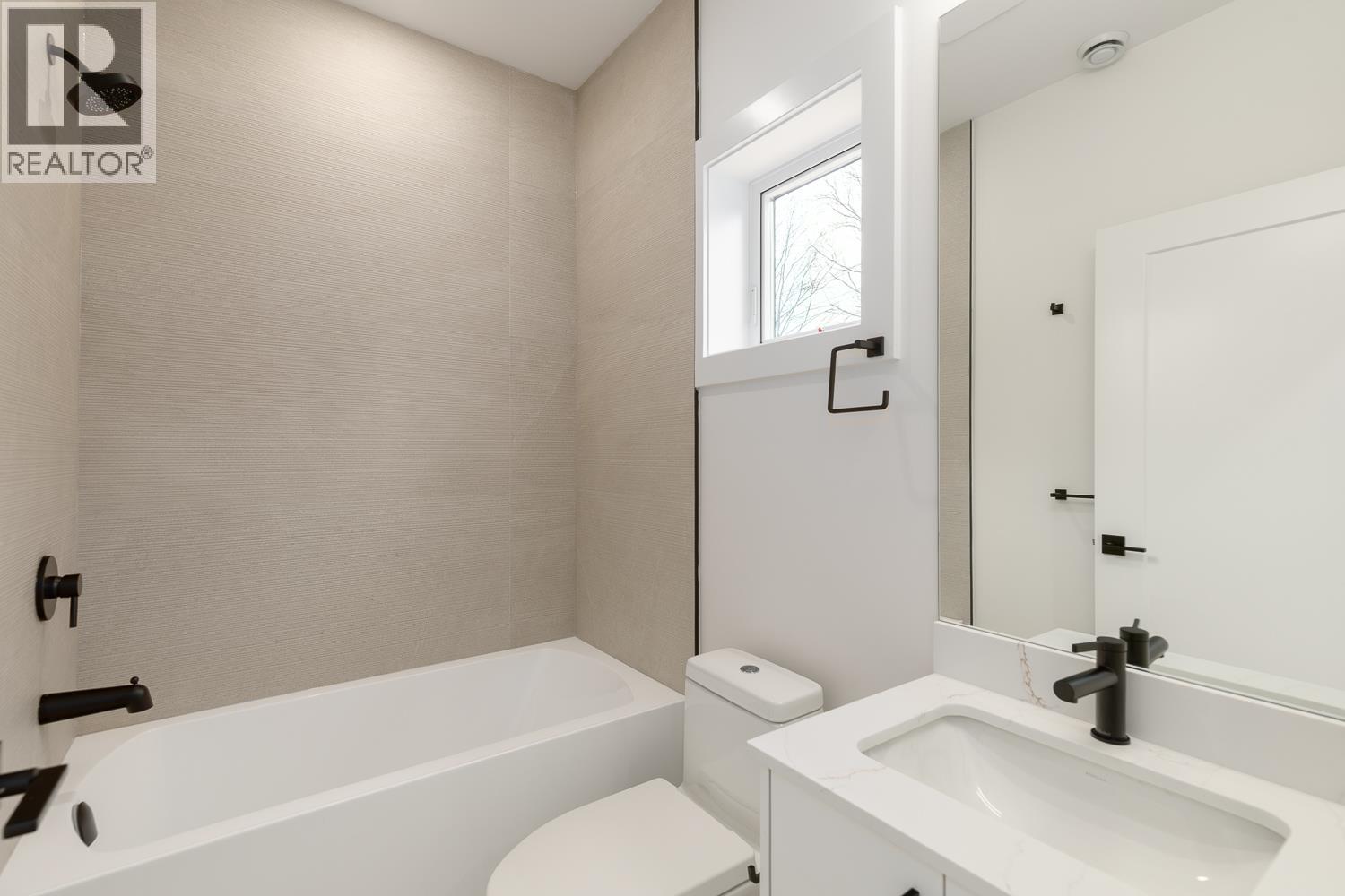 2 3508 E PENDER STREET, Vancouver