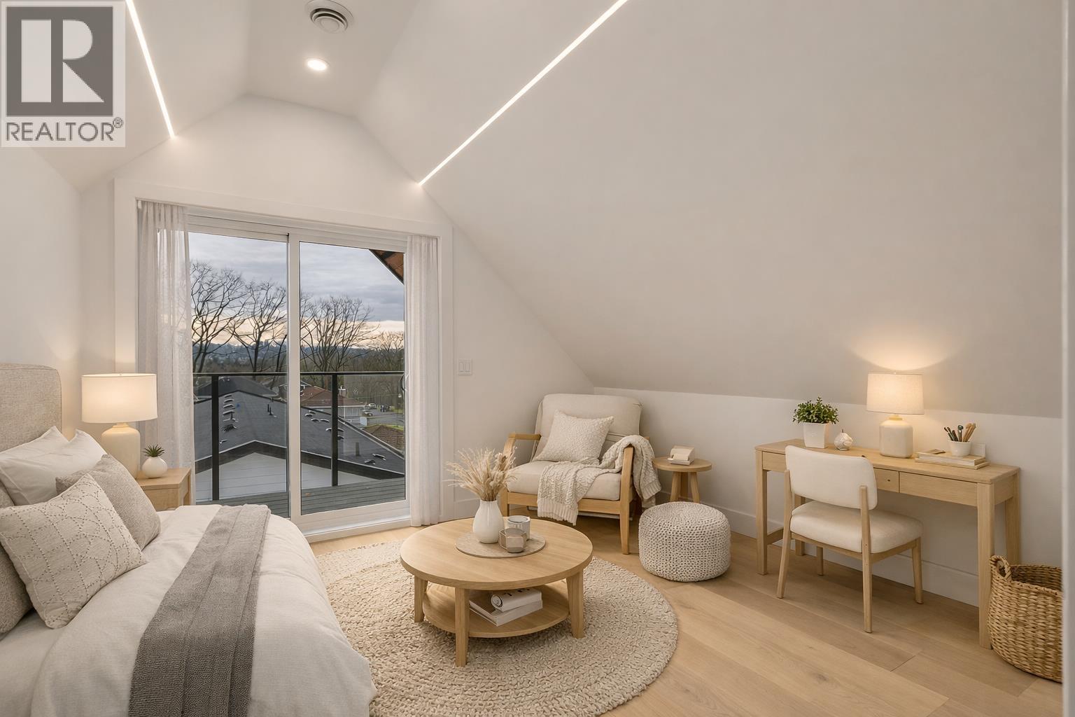 2 3508 E PENDER STREET, Vancouver