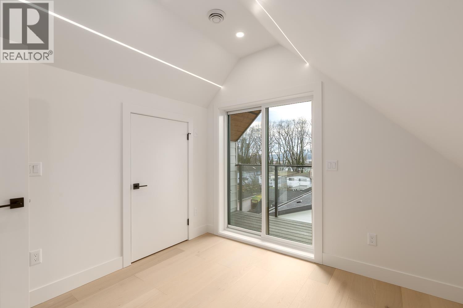 2 3508 E PENDER STREET, Vancouver