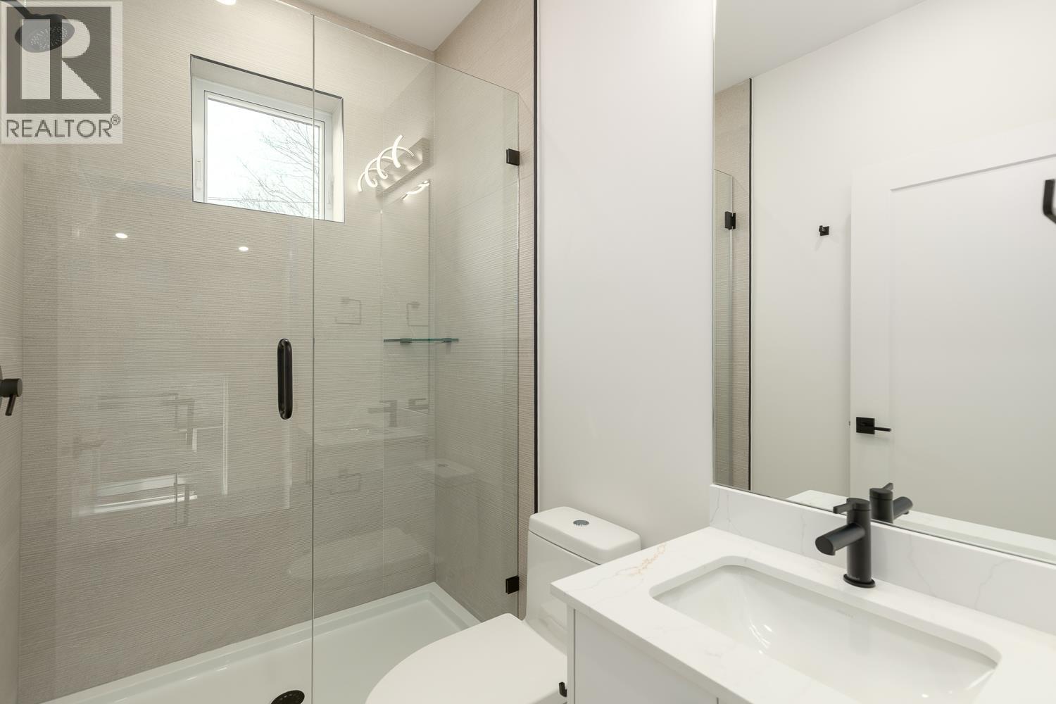 2 3508 E PENDER STREET, Vancouver