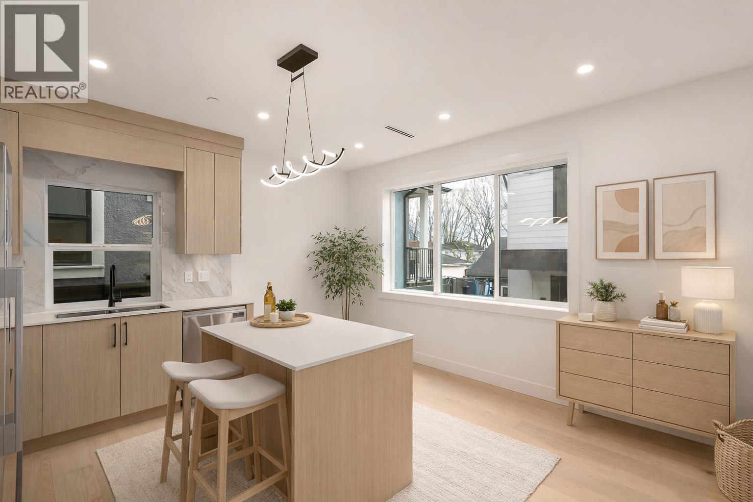 2 3508 E PENDER STREET, Vancouver