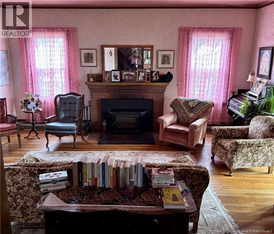 157 Renfrew - 5