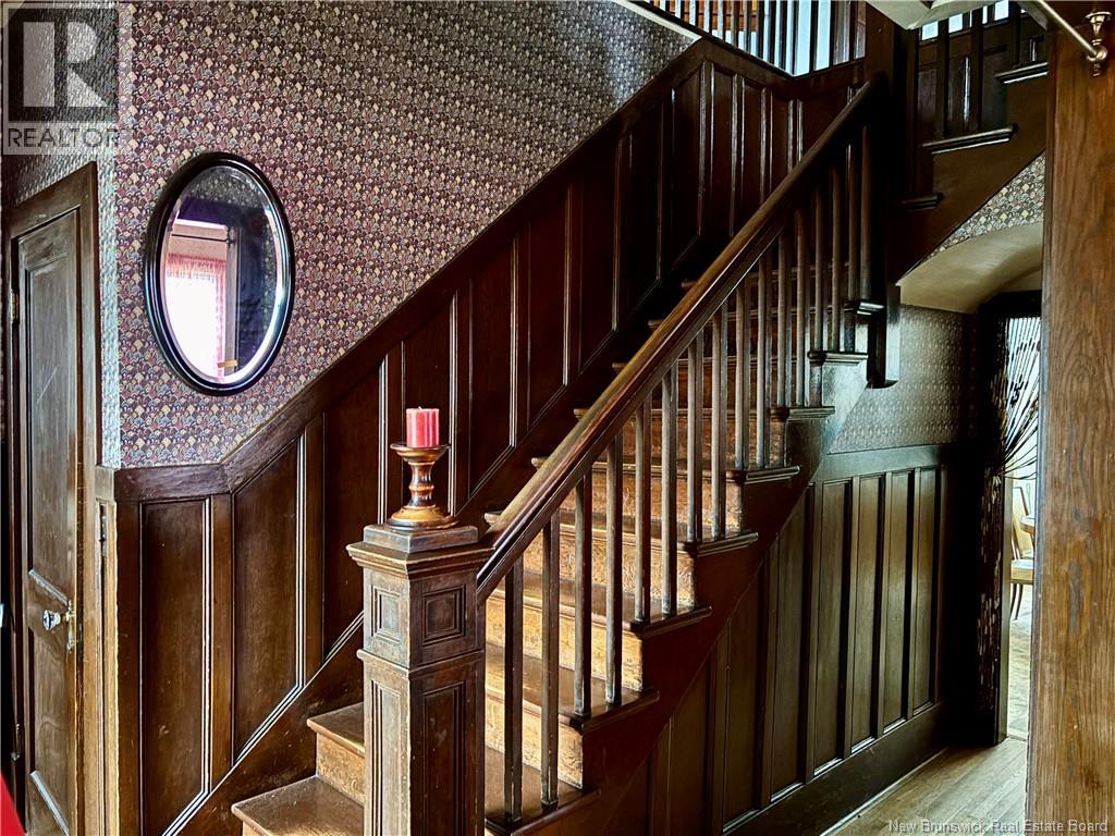 157 Renfrew - 16