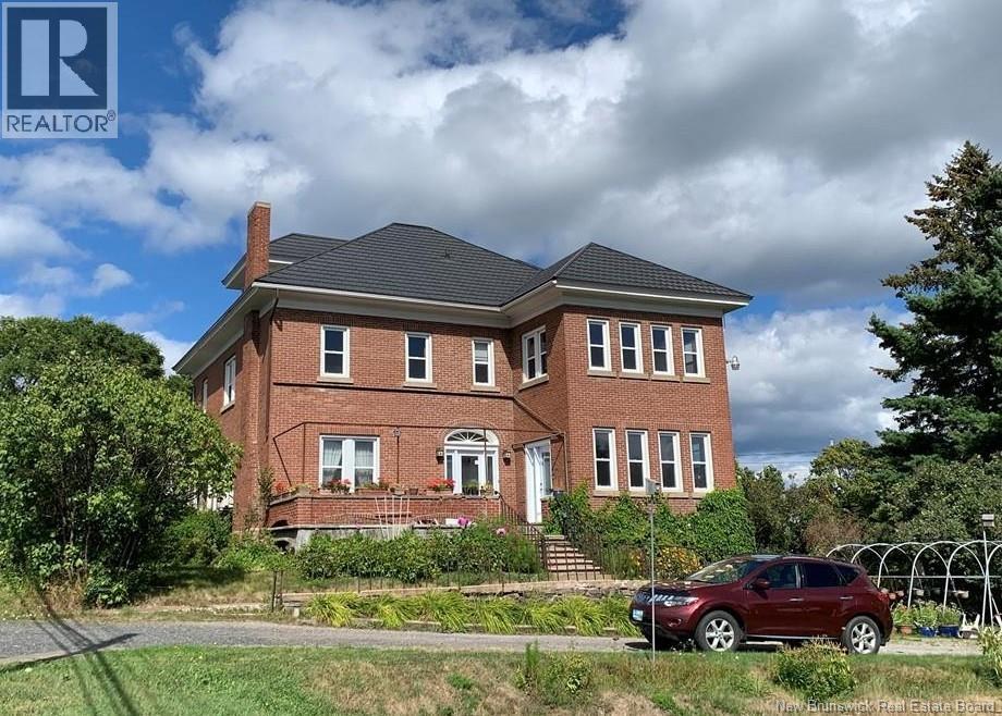 157 Renfrew - 1