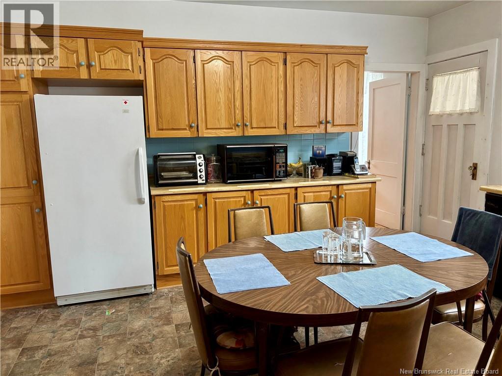 157 Renfrew - 13