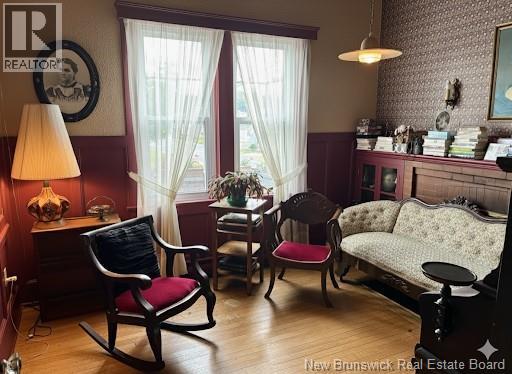 157 Renfrew - 14