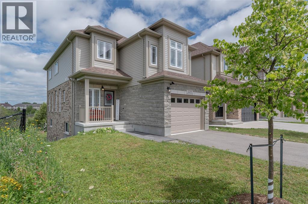 229 MACALISTER BOULEVARD - 1
