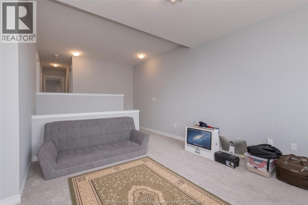 229 MACALISTER BOULEVARD - 17