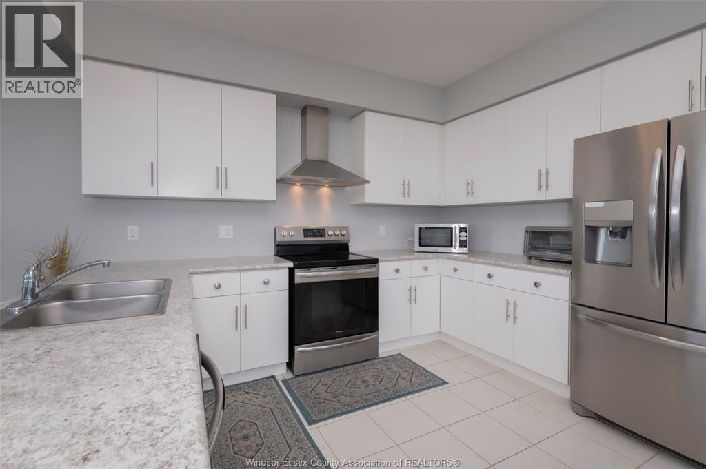 229 MACALISTER BOULEVARD - 22