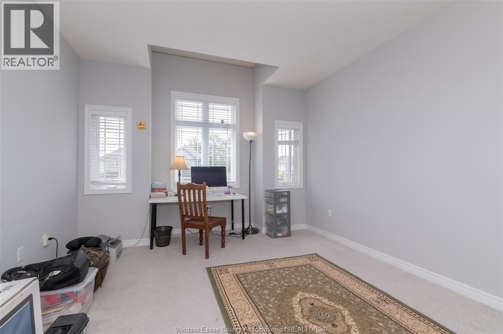 229 MACALISTER BOULEVARD - 20