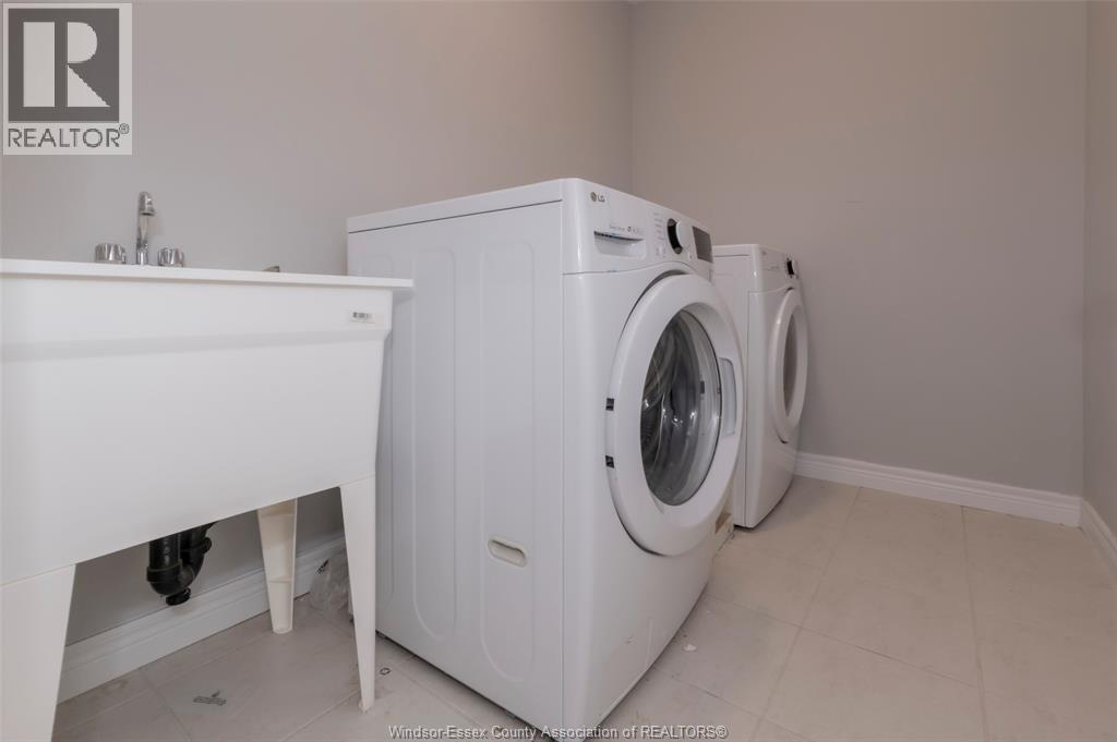 229 MACALISTER BOULEVARD - 39