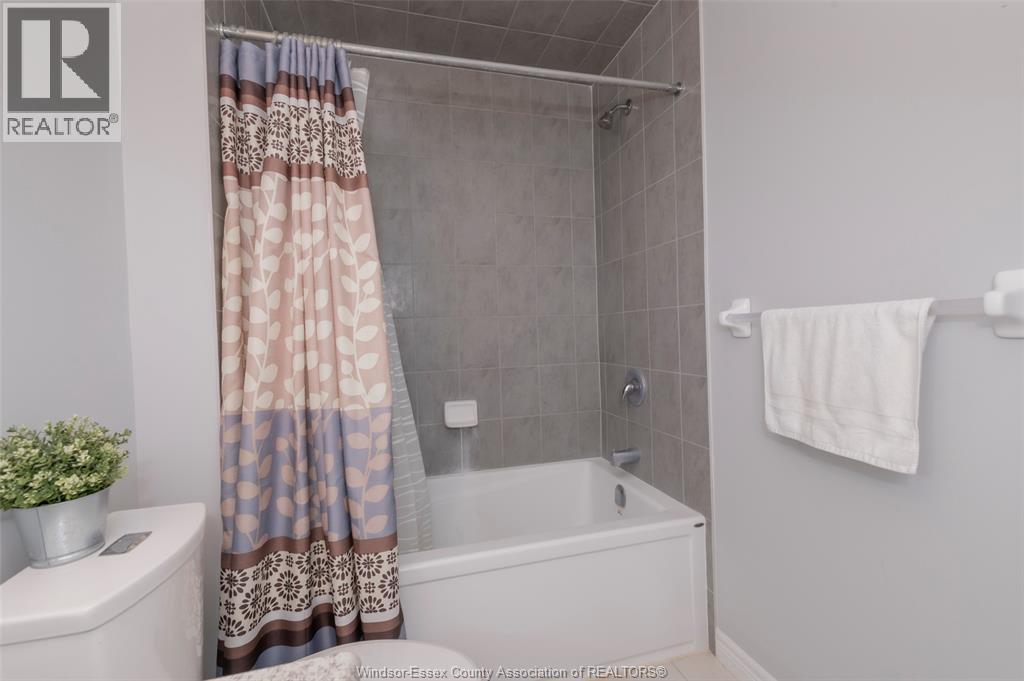 229 MACALISTER BOULEVARD - 26