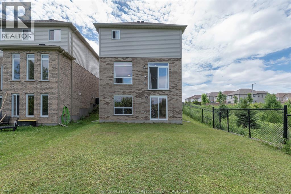 229 MACALISTER BOULEVARD - 43