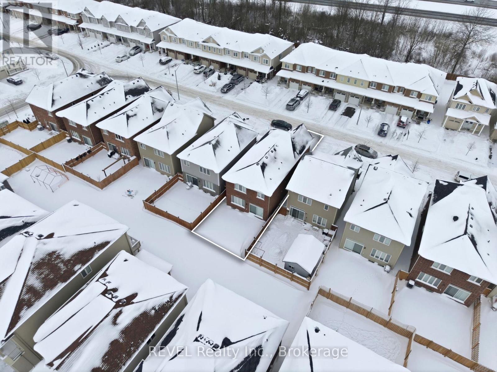 67 ESTHER CRESCENT - Photo 3 of 32, Thorold (Hurricane/Merrittville), Ontario