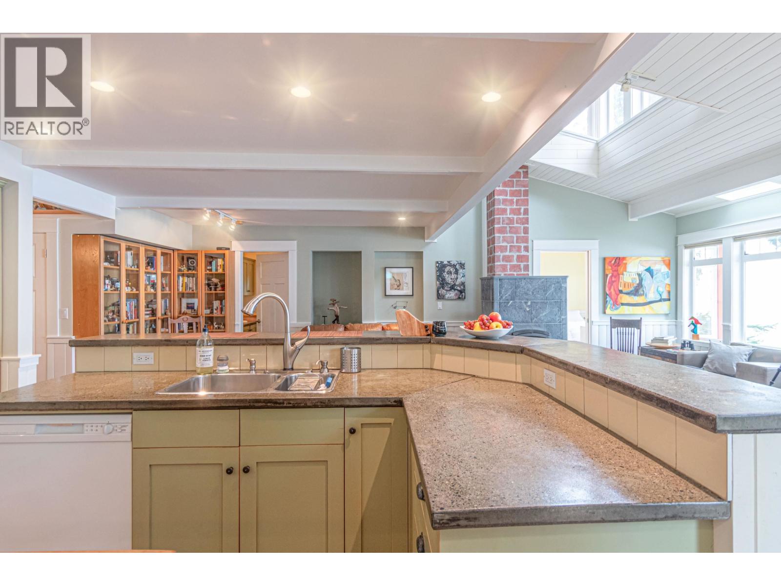 105 ISLAND PARK DRIVE — photo 14