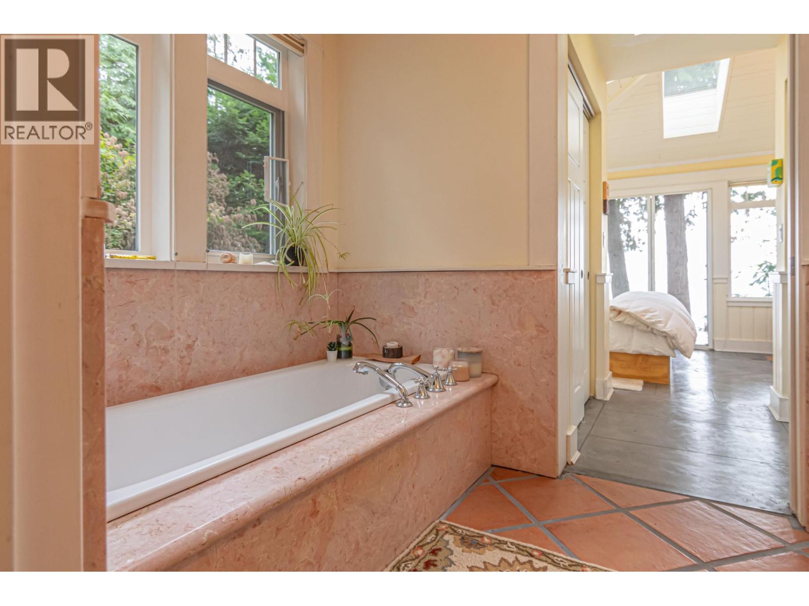 105 ISLAND PARK DRIVE — photo 20