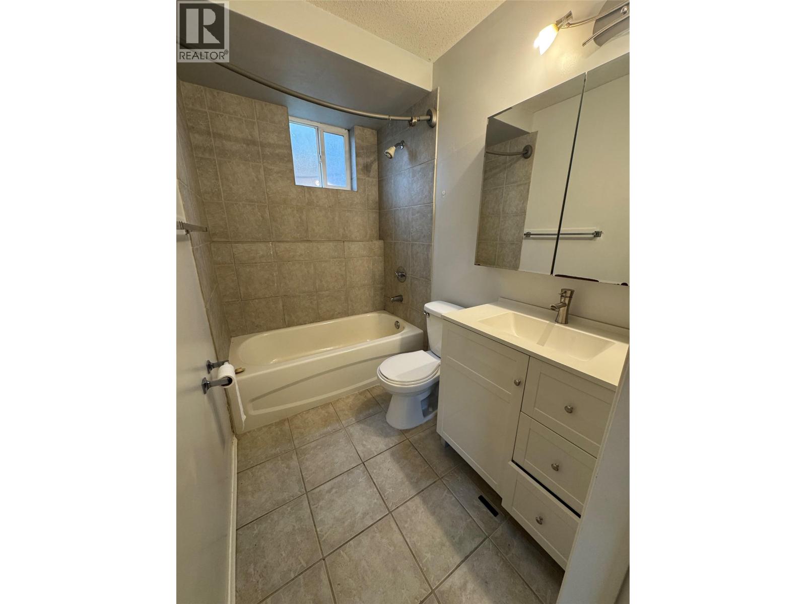  1025 Laurier Avenue, Kelowna