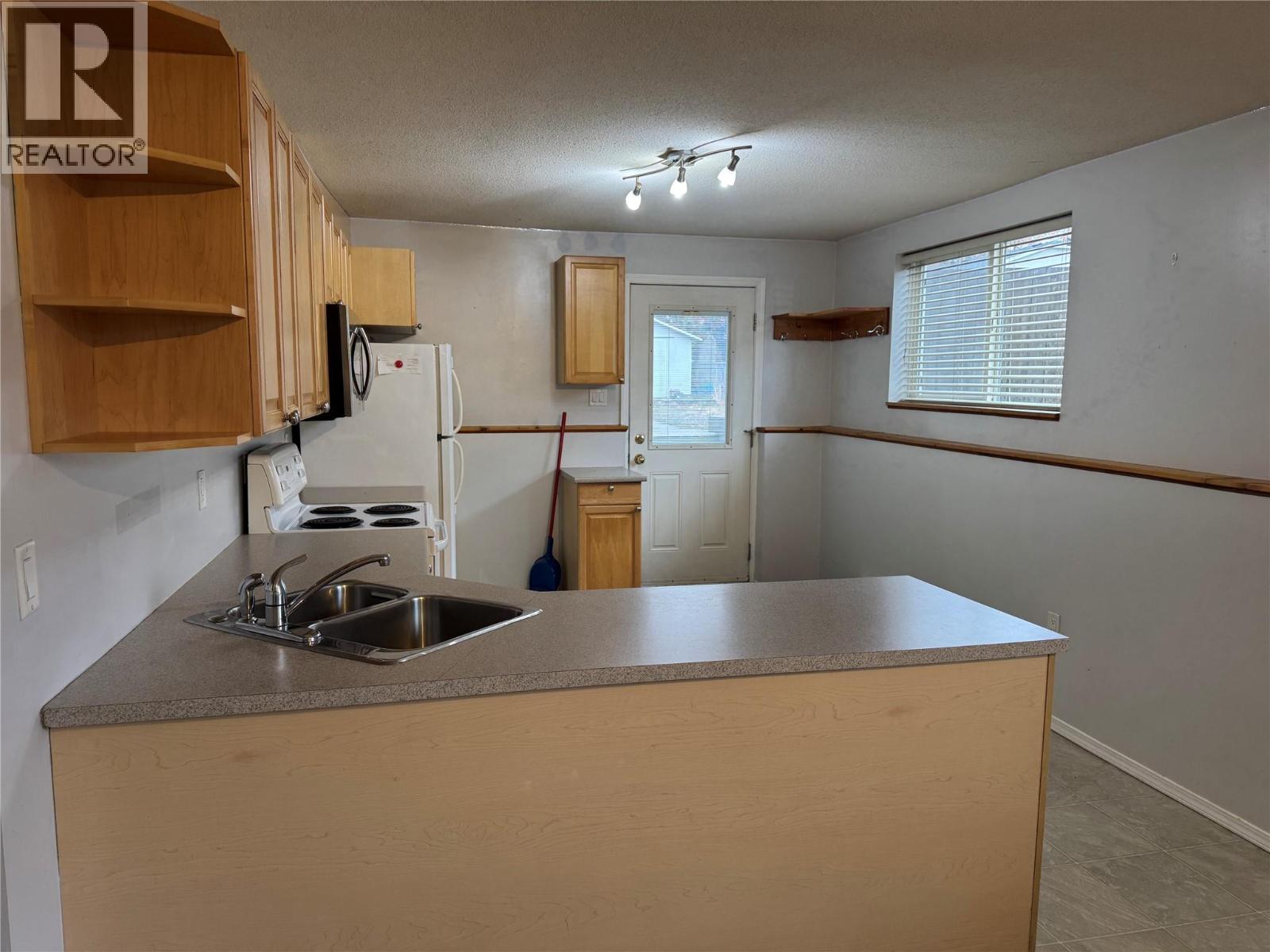  1025 Laurier Avenue, Kelowna