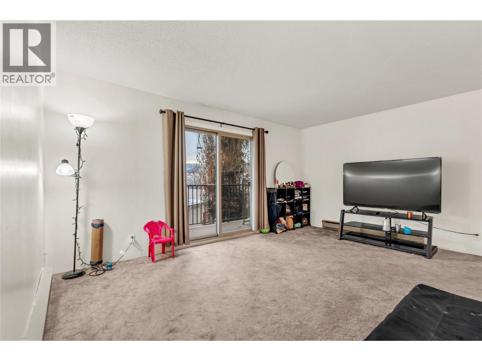 66 Angela Ave Unit# 207, Princeton