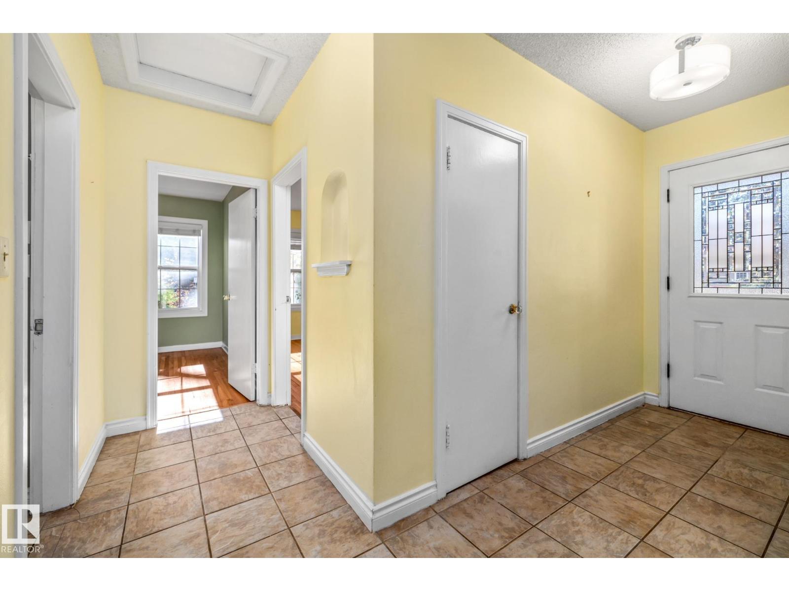 10405 GLENORA CR NW - 18