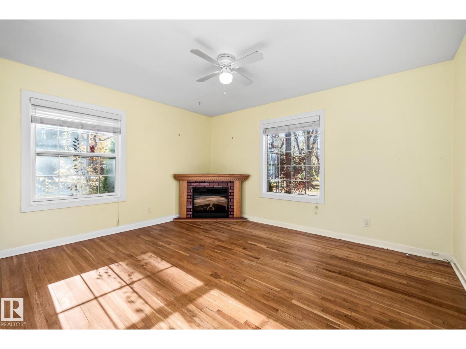 10405 GLENORA CR NW - 22