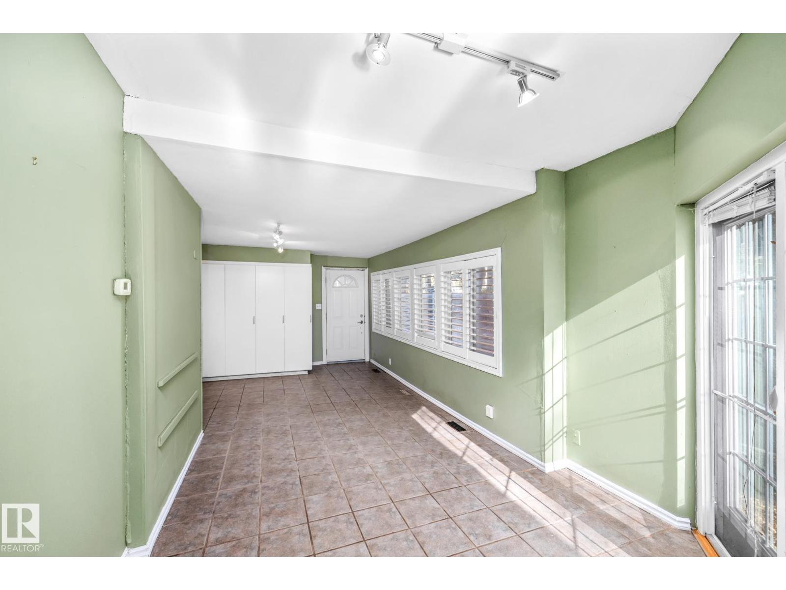 10405 GLENORA CR NW - 27