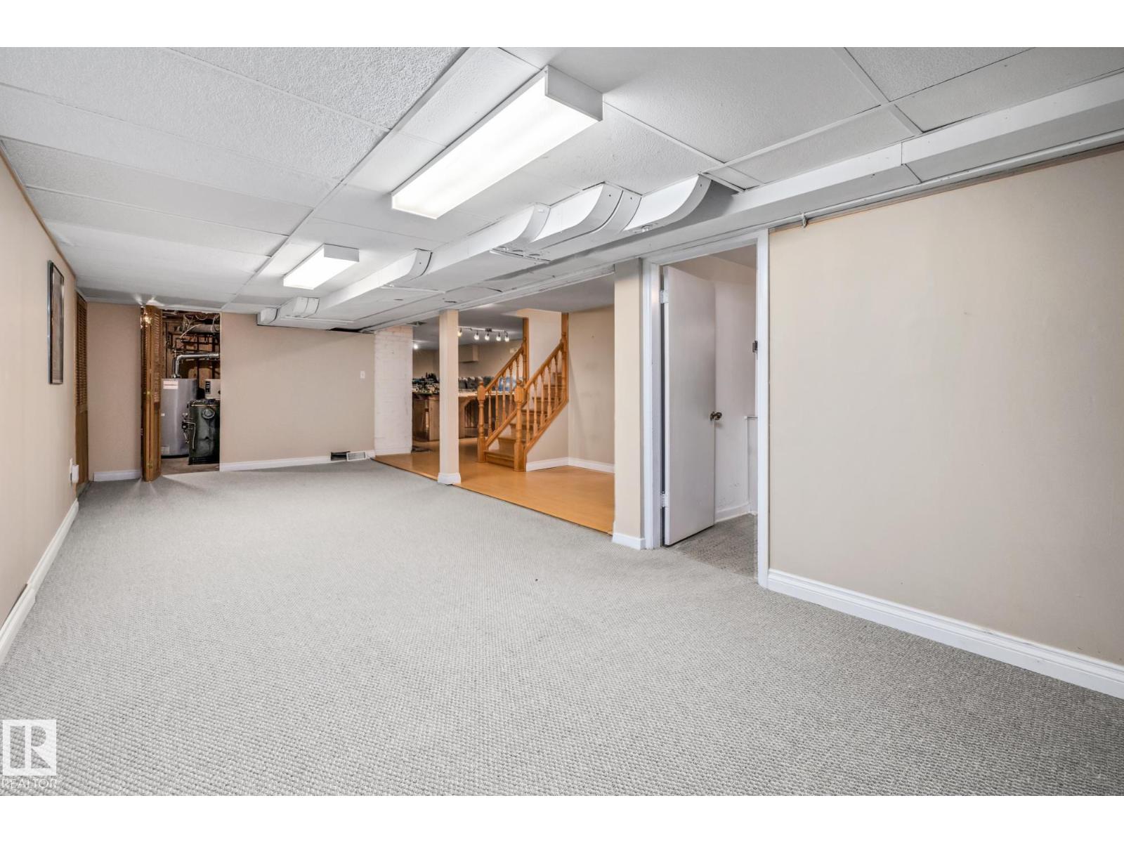 10405 GLENORA CR NW - 32