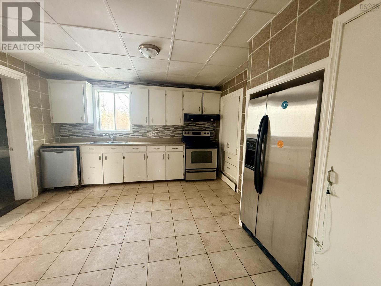 Property 3 of 17 of 27 Starrs Road