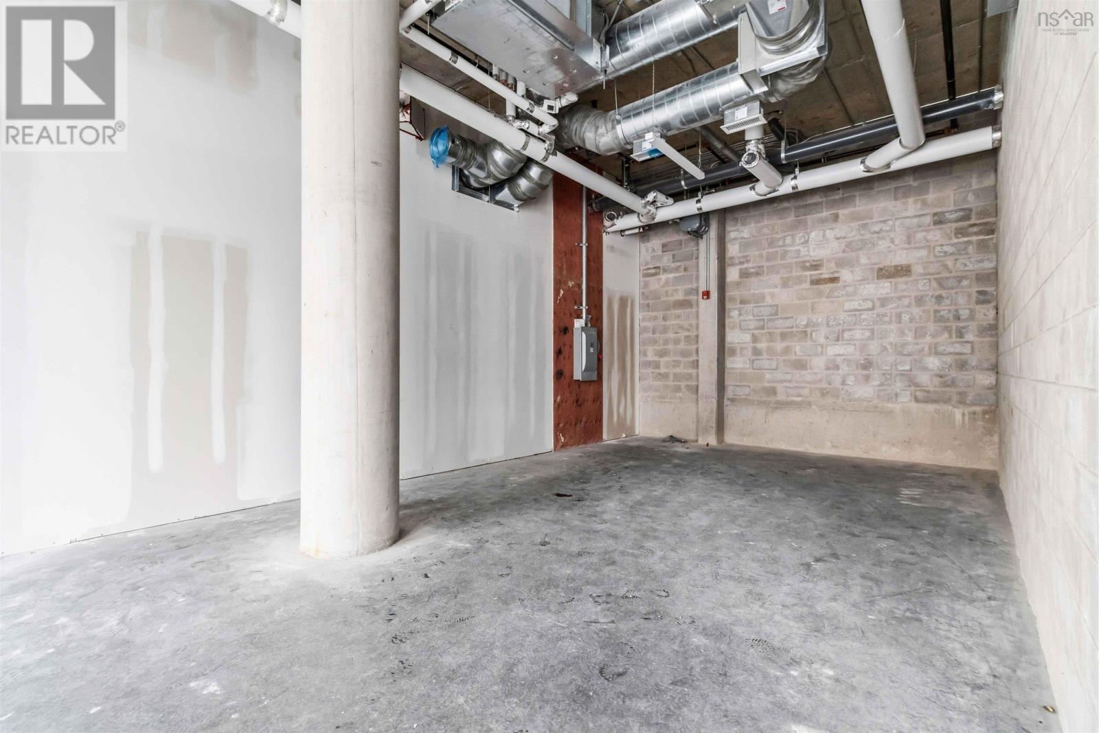 Property 6 of 13 of 103 2848 Gottingen Street