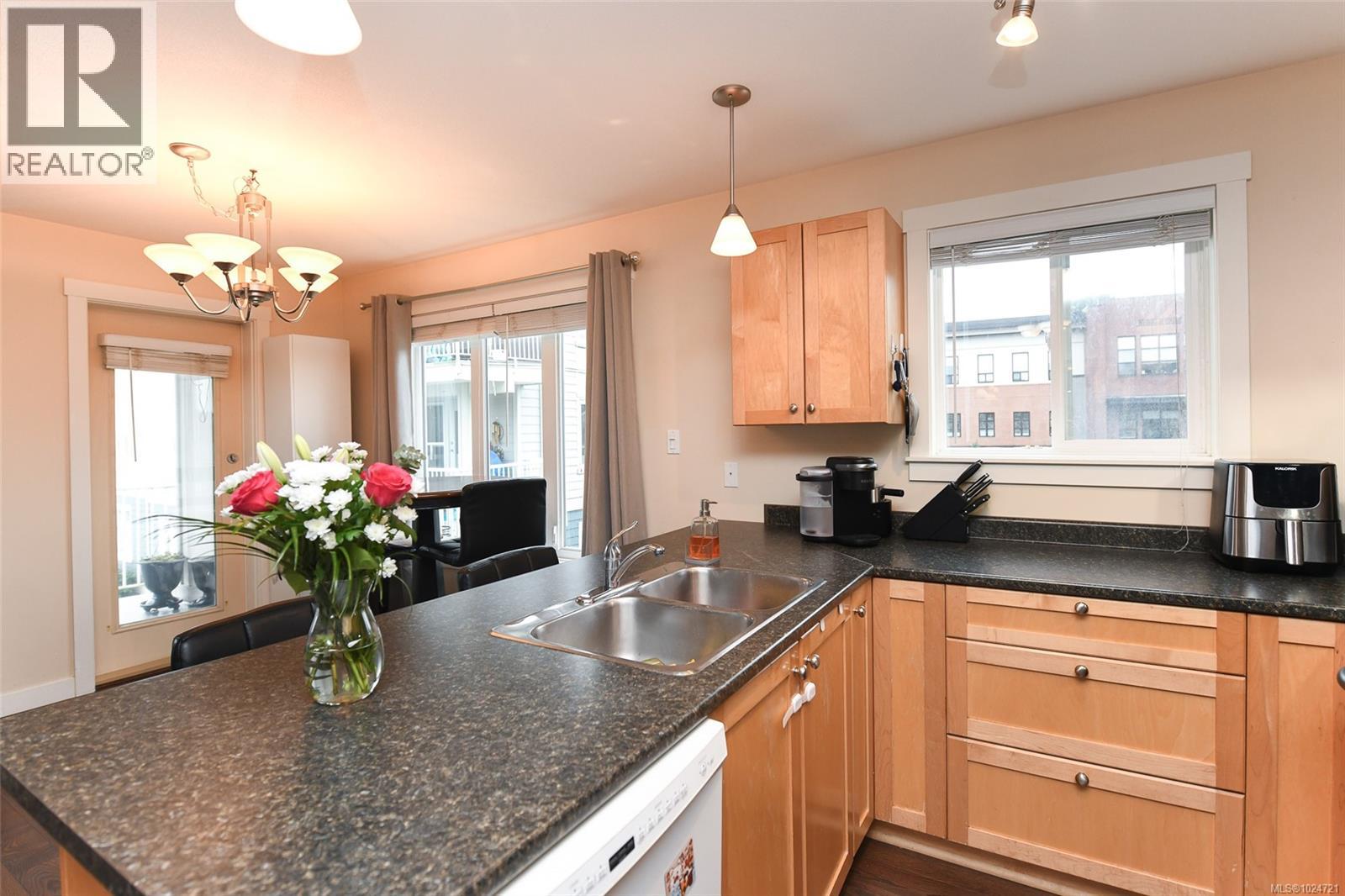 22 115 20th St, Courtenay