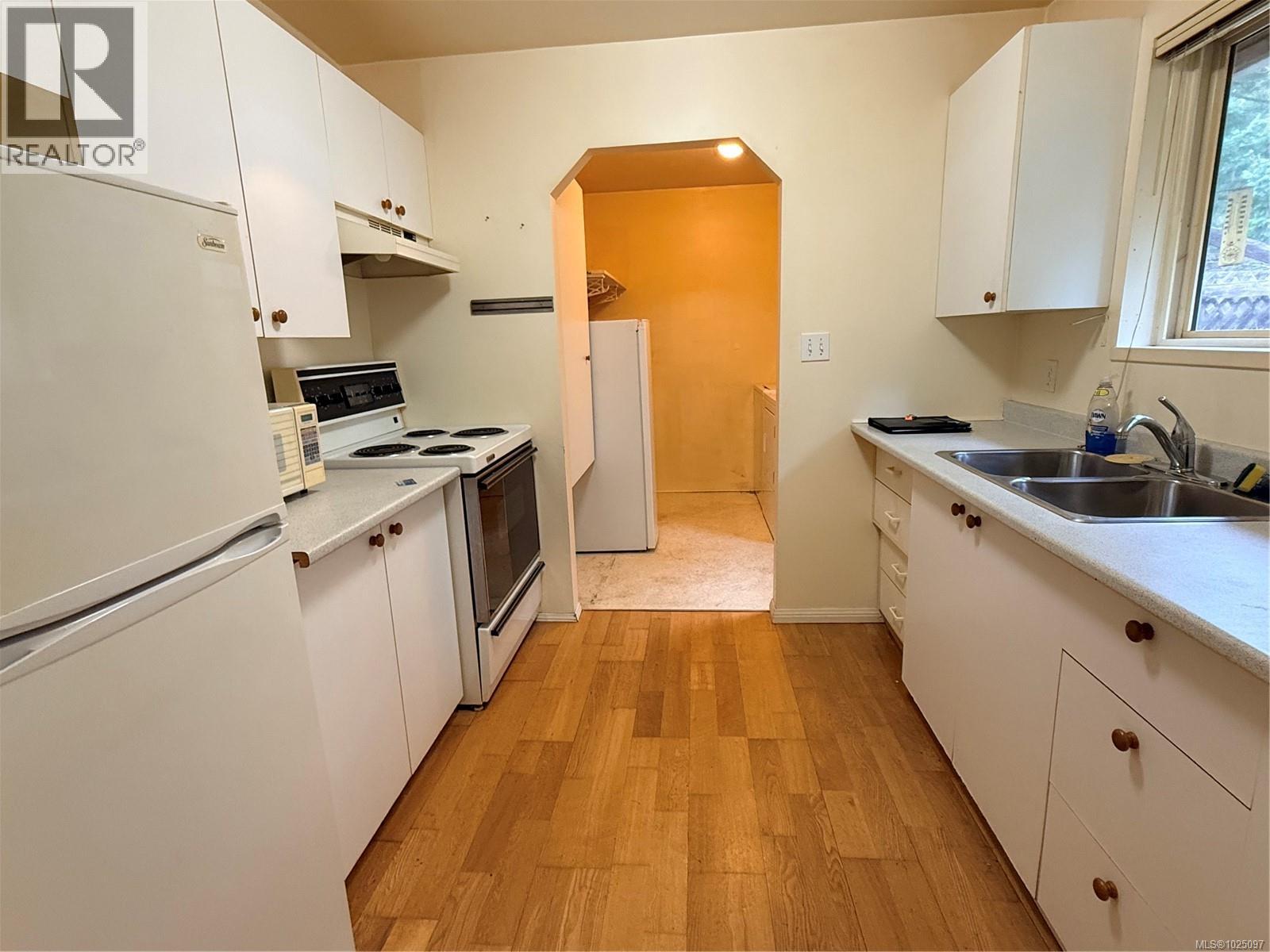 15 745 Church St, Gabriola Island