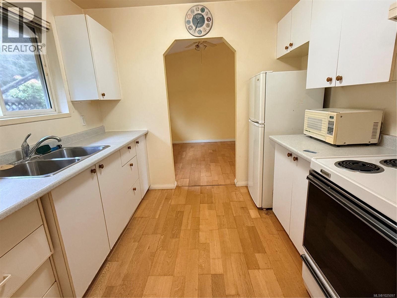 15 745 Church St, Gabriola Island