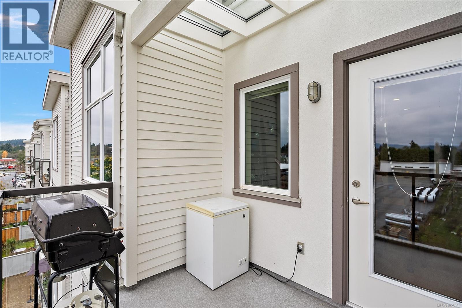 Single Family House for Sale in   West Saanich Rd Saanich 