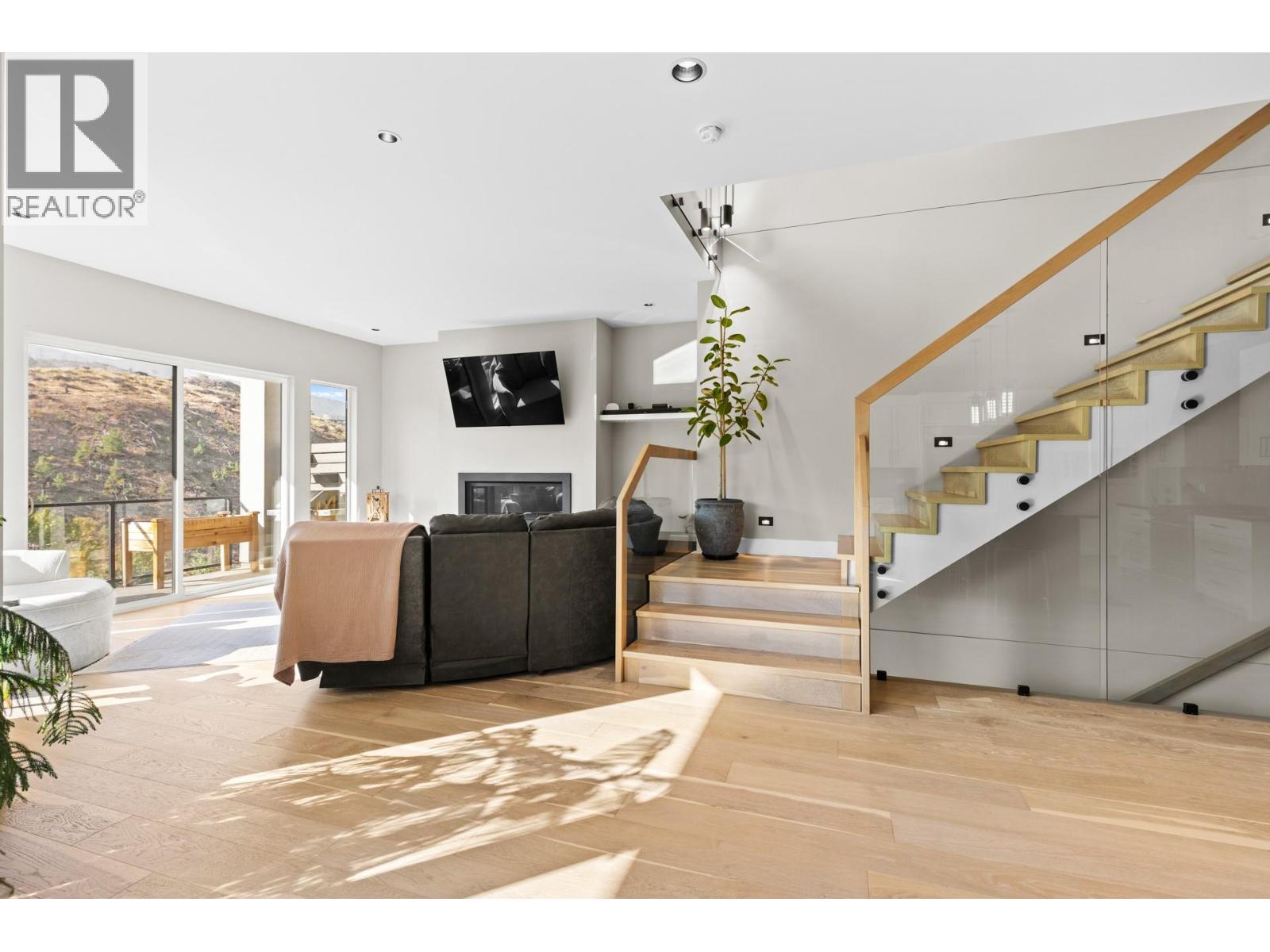  465 Swan Drive, Kelowna