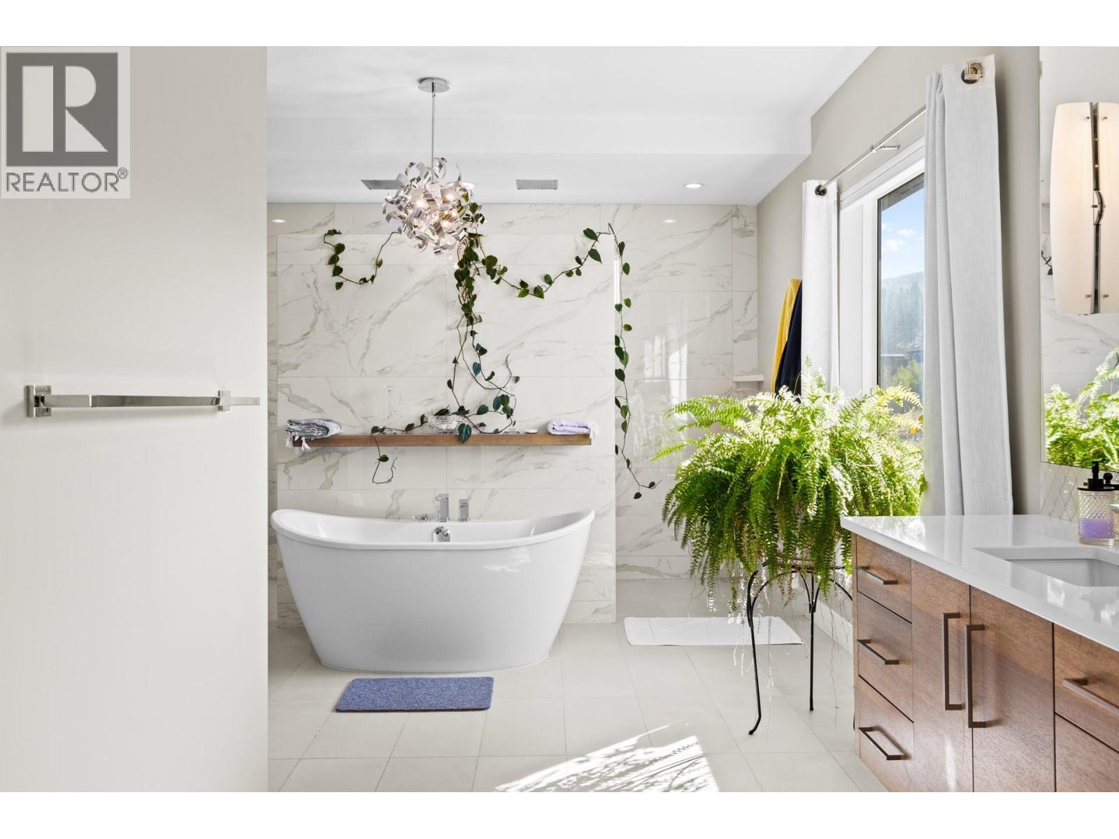  465 Swan Drive, Kelowna