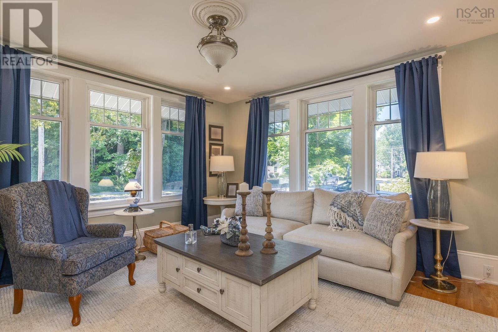 Property 12 of 51 of 57 Alexandra Avenue