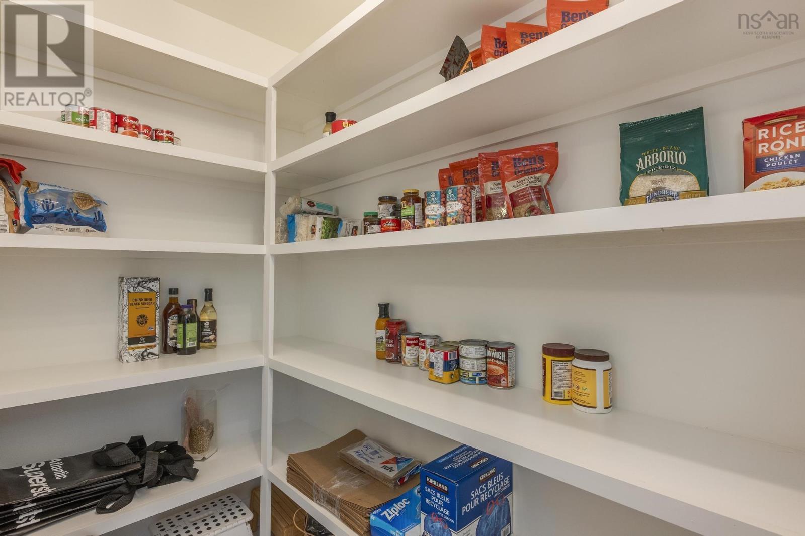 Property 27 of 51 of 57 Alexandra Avenue