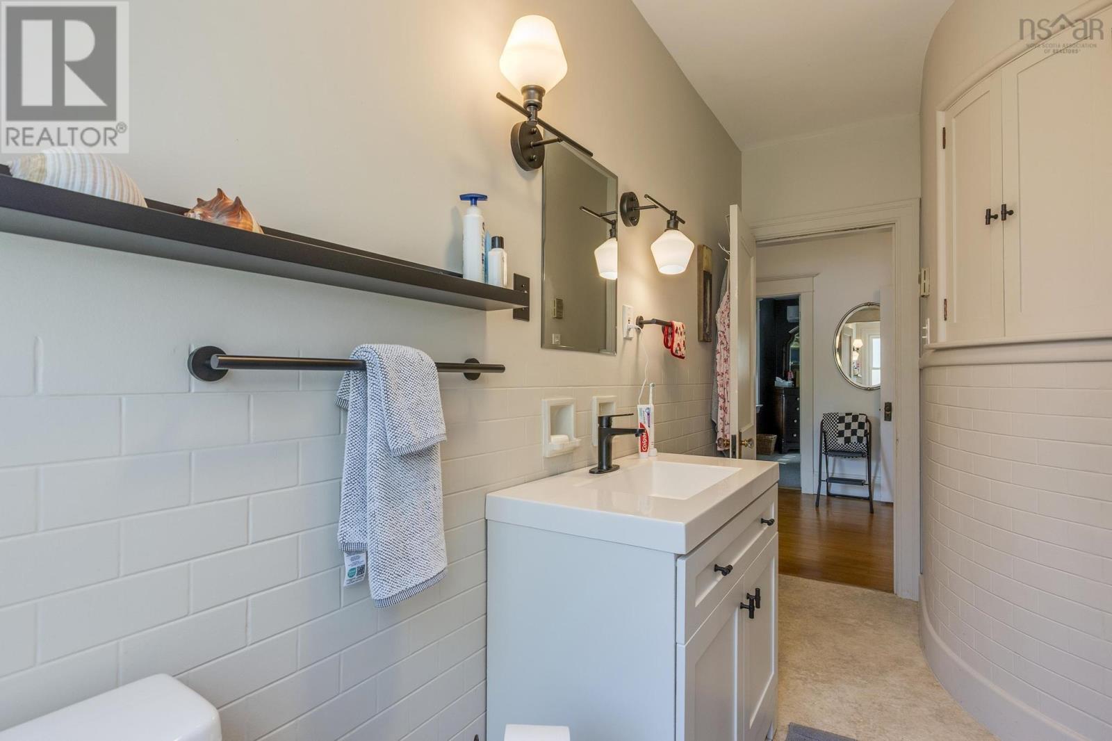 Property 38 of 51 of 57 Alexandra Avenue