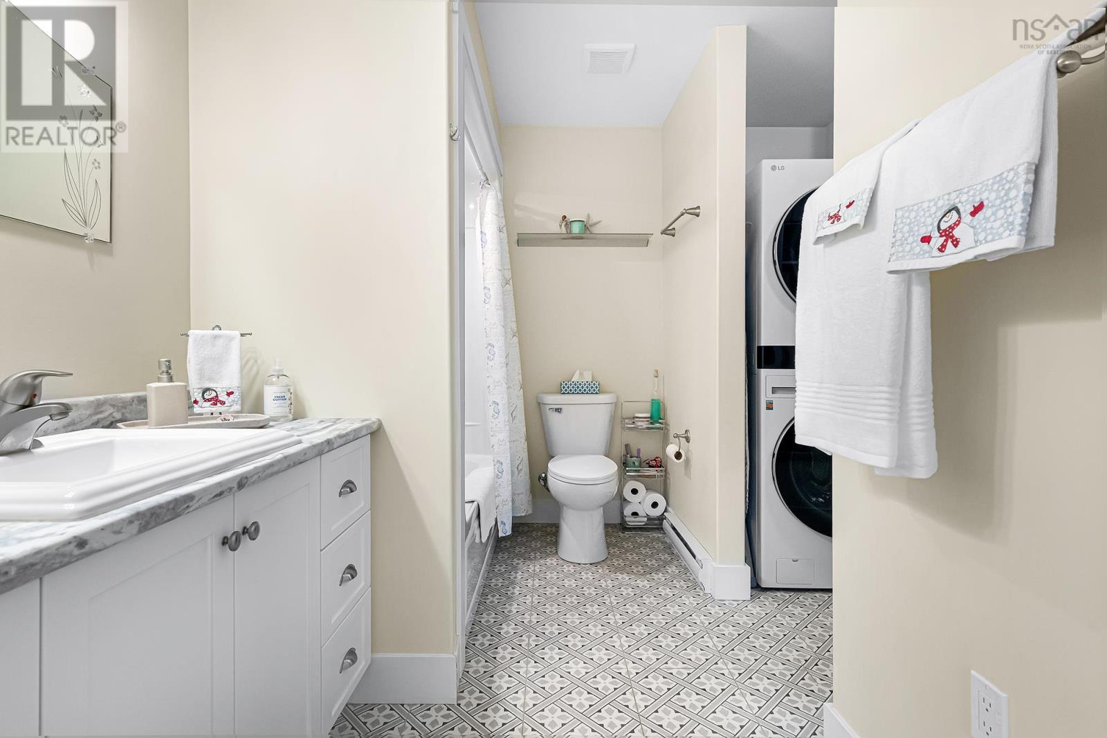 Property 34 of 39 of 30 Elizabeth Avenue