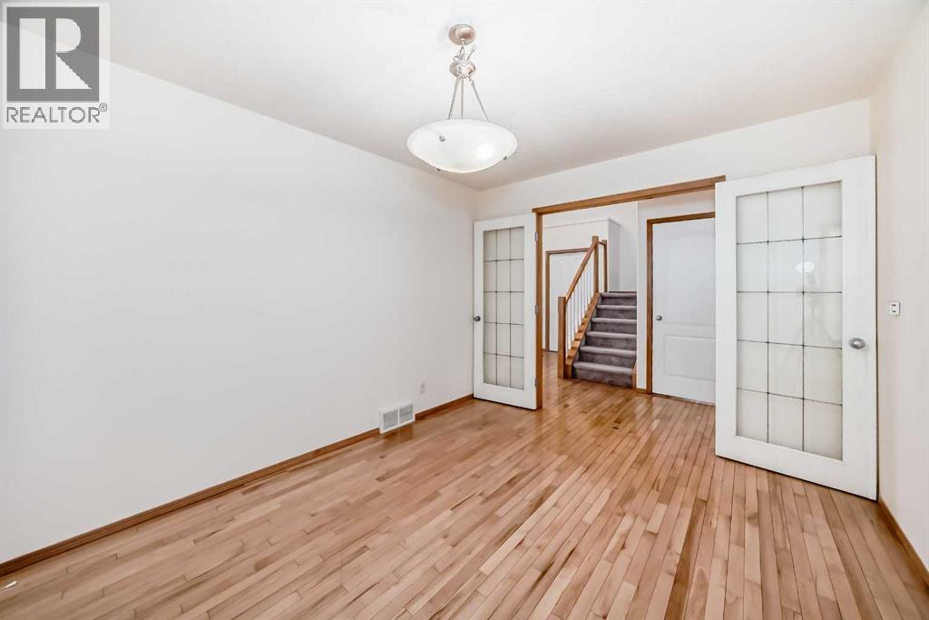 Single Family House for Sale in  Royal Birkdale Crescent NW Royal Oak Calgary 