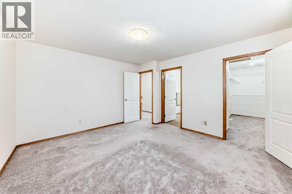 Single Family House for Sale in  Royal Birkdale Crescent NW Royal Oak Calgary 