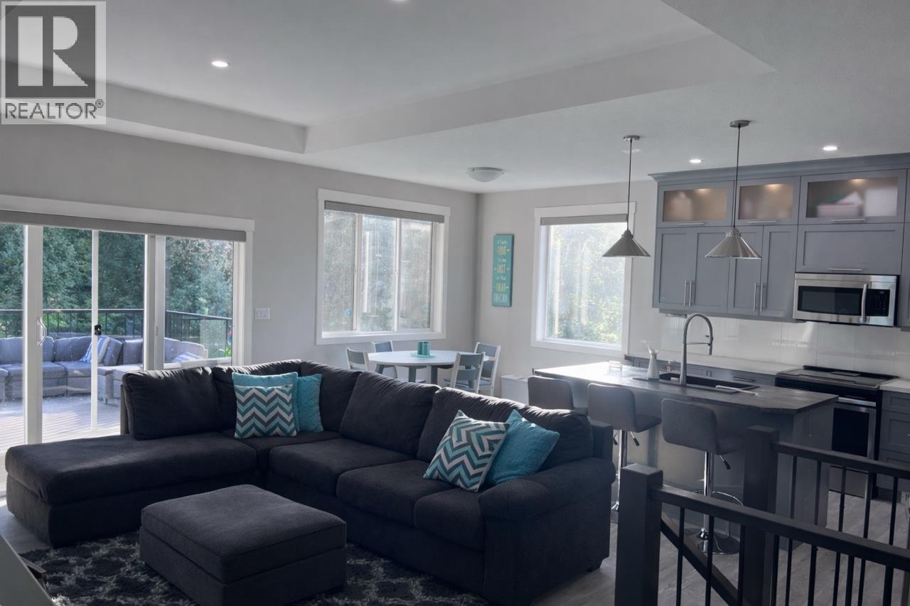 3445 Jackson Avenue, Armstrong