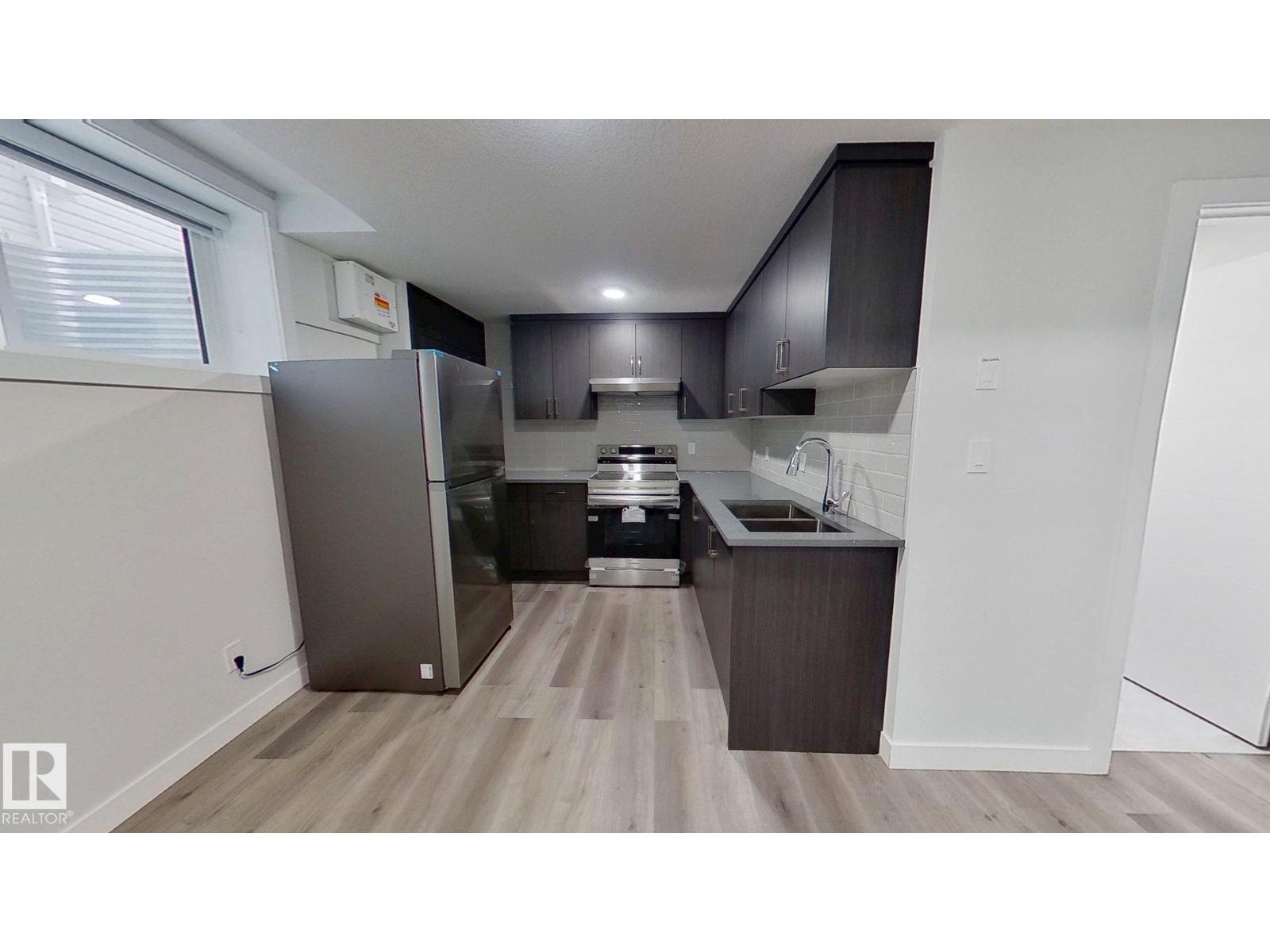 
          3016 12 AV NW
            <br/>
            <span>Edmonton</span>
            , 
            <span>AB</span>
             <span>T6T2H1</span>
         - Photo 31